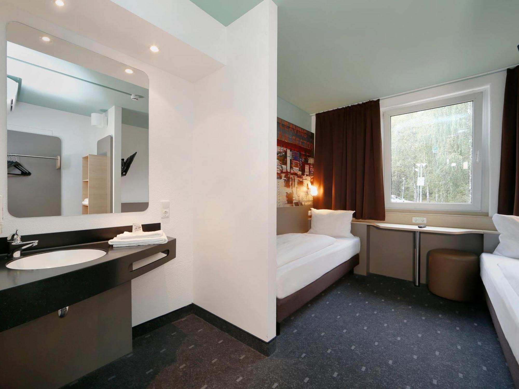 B&B Hotel Berlin-Dreilinden Kleinmachnow Dış mekan fotoğraf