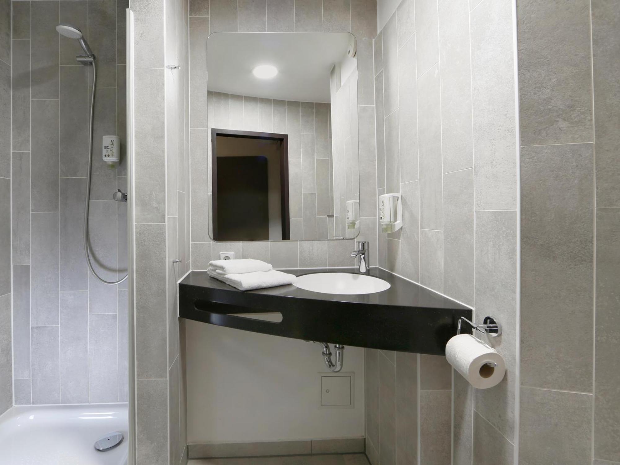 B&B Hotel Berlin-Dreilinden Kleinmachnow Dış mekan fotoğraf